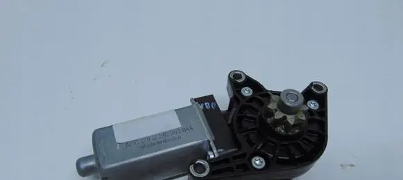 Ford Mustang VI Seat adjustment motor 0390230044