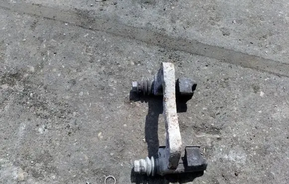 Peugeot 407 Brake caliper pad carrier rear 