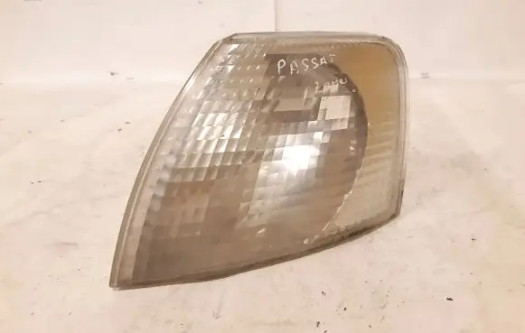 Volkswagen PASSAT B5 Front indicator light 3B0953049C 41571