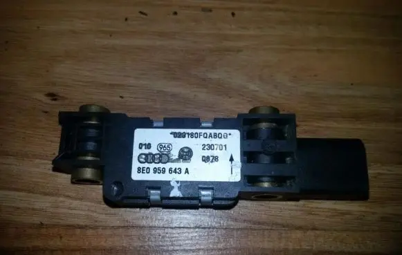 Audi A4 S4 B6 8E 8H Airbag deployment crash/impact sensor 8E0959643A