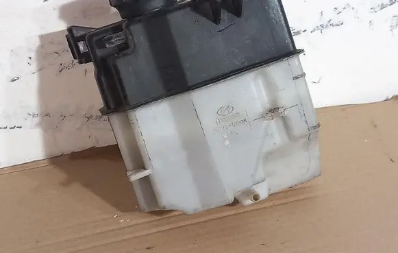 Hyundai i10 Coolant expansion tank/reservoir 254300XXXX
