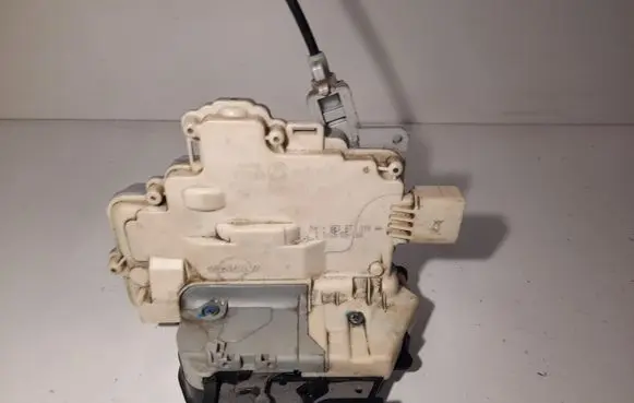 Audi A4 S4 B7 8E 8H Front door lock 8E1837016
