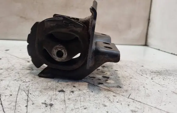 Toyota Corolla Verso AR10 Gearbox mount 