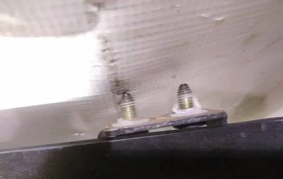 Subaru Outback Tailgate/trunk/boot hinge