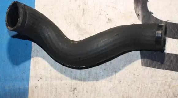 Volvo XC90 Engine coolant pipe/hose