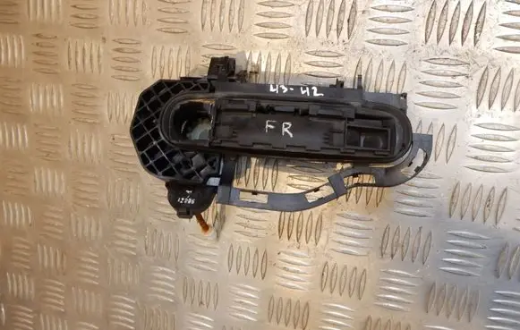 Audi A6 S6 C6 4F Front door exterior handle/bracket 4F2837276 4342