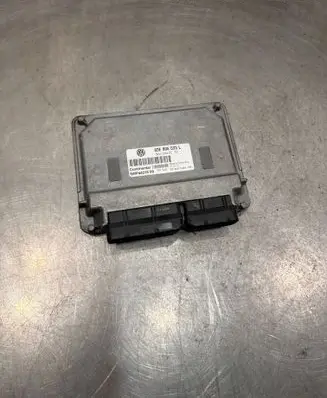Volkswagen Polo Engine control unit/module 03E906033L 5WP4421609
