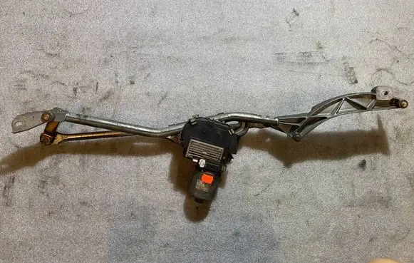 Mercedes-Benz E W211 Front wiper linkage a2118200942 2118200942