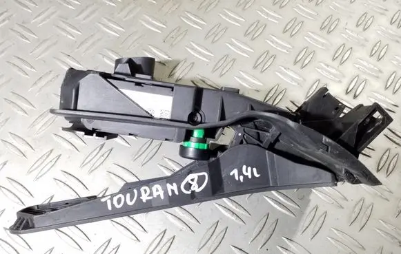 Volkswagen Touran I Accelerator throttle pedal 1T2723503G 6PV00874601