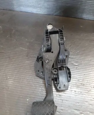 Volkswagen Tiguan Brake pedal 5Q2723058AN
