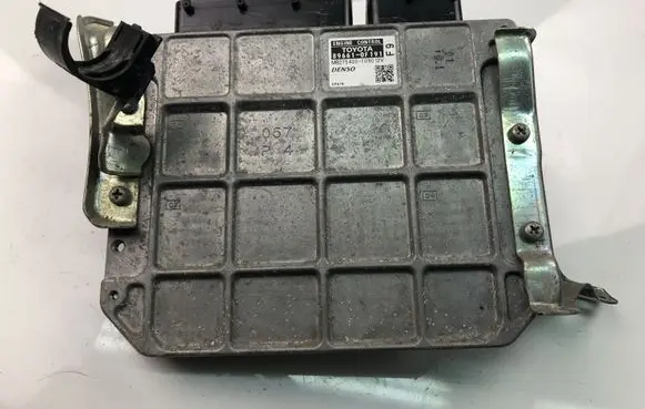 Toyota Verso Engine control unit/module 896610F191