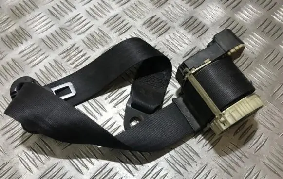 Rear seatbelt