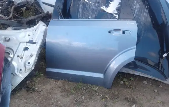 Dodge Journey Rear door