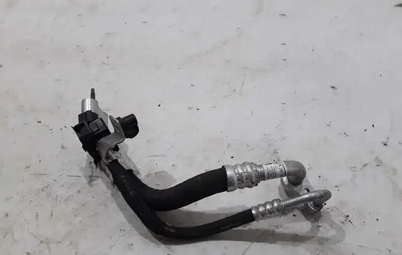 Air conditioning (A/C) pipe/hose