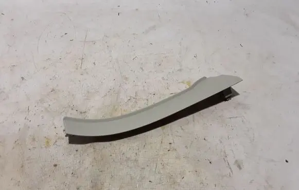 (B) pillar trim (bottom)
