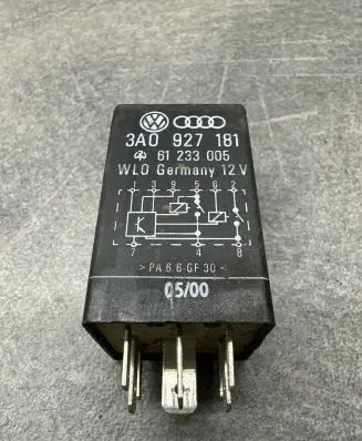 Audi A4 S4 B6 8E 8H Other relay 3A0927181 61233005 PA66GF30