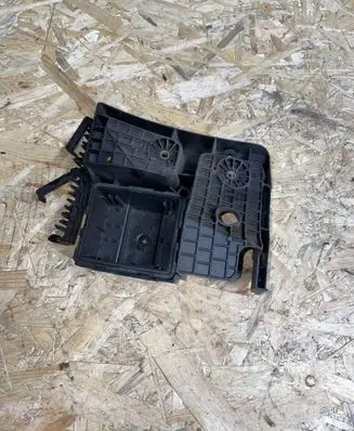 Volkswagen PASSAT B6 Fuse box cover 1K0907361B