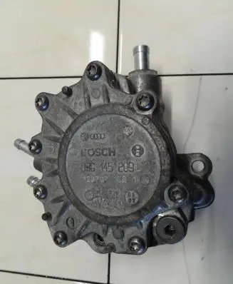 Volkswagen PASSAT B6 Vacuum pump 03G145209C
