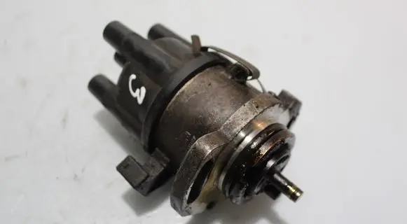 Volkswagen Polo III 6N 6N2 6NF Spark distributor 