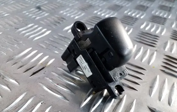 Nissan Juke I F15 Electric window control switch 254111KL0A