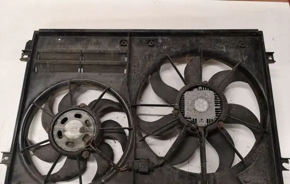 Volkswagen Golf V Fan set 1K0121207AA 1K0121205G