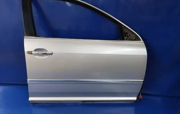 Volkswagen Phaeton Front door