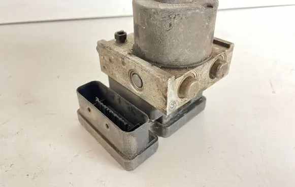 Ford Focus C-MAX ABS Pump BYS4H20W924E 5WK84102