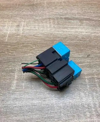 Toyota RAV 4 (XA30) Fuse box set 9098702027 1667002870 WITHPLUG