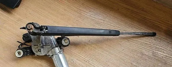 Volkswagen Polo V 6R Rear window wiper motor 5K6955711B 0390201216