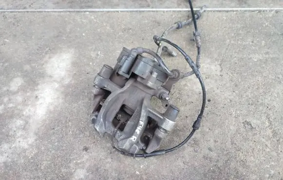 BMW X1 F48 F49 Rear brake caliper 6892606 34206883026 34216860006