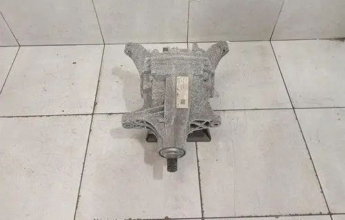 Bentley Flying Spur Rear differential/diff mount bracket 08X507021