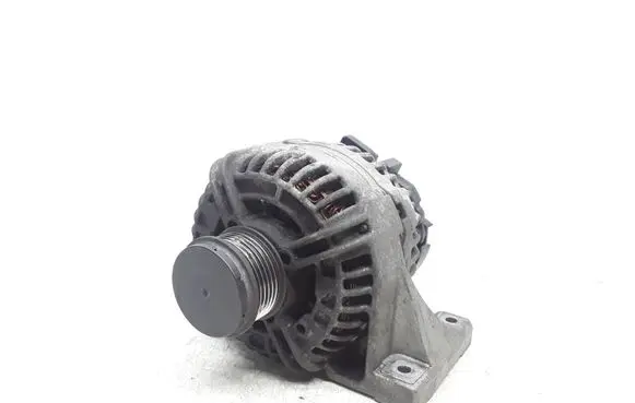 Volvo XC90 Generator/alternator 30667894 0124525060