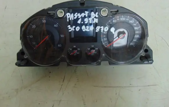 Volkswagen PASSAT B6 Speedometer (instrument cluster) 3C0920870Q