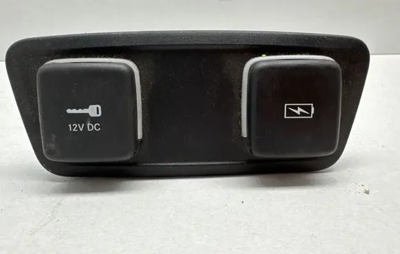 Chrysler Pacifica USB socket connector AP51866DX9004 309JNJ3BDJ2