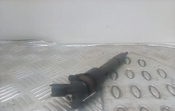 Fuel injector