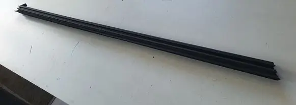 Nissan Qashqai+2 Rubber seal front door window/glass 