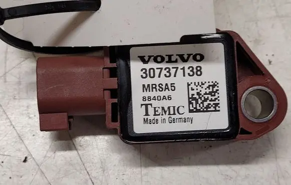 Volvo V50 Airbag deployment crash/impact sensor 30737138 MRSA5 8840A6