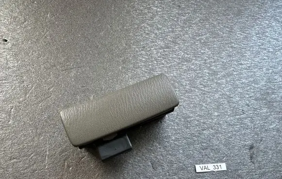 Nissan Patrol Y61 Glove box handle 68630VE000