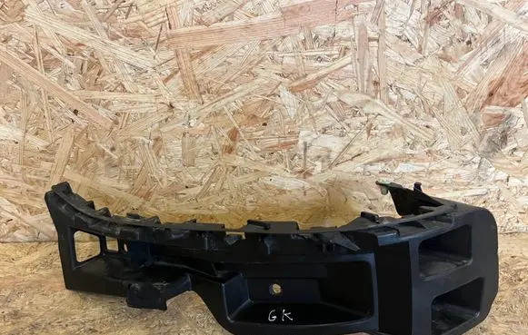 Porsche Cayenne (92A) Bumper support mounting bracket corner 7P5807393C