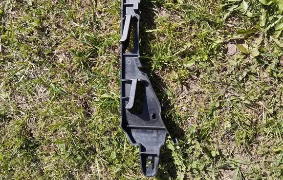 Porsche Cayenne (92A) Front bumper mounting bracket 7P5807050