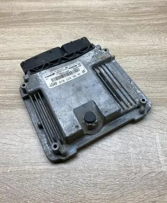 Opel Insignia A Engine control unit/module ECU 55577619