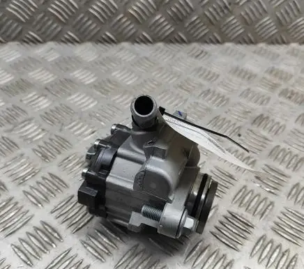 Iveco Daily 6th gen Power steering pump 7693955604 504243641