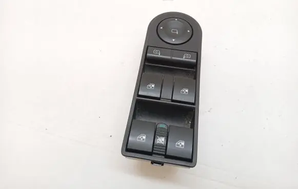 Opel Zafira B Electric window control switch 13228699