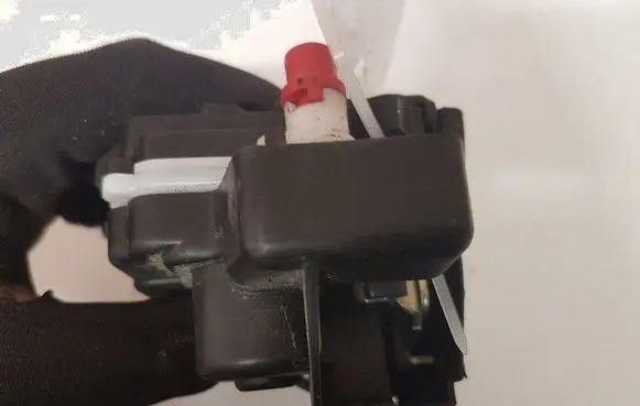 Peugeot 607 Rear door lock