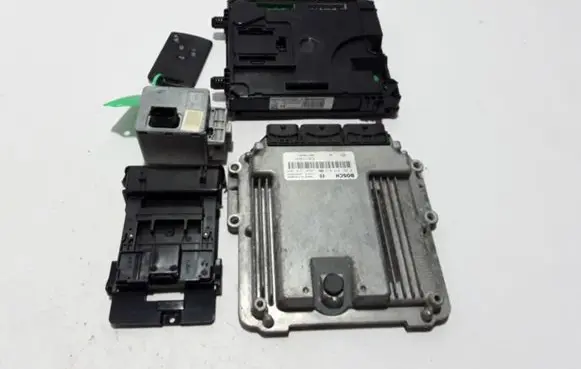 Renault Laguna III Engine ECU kit and lock set 
