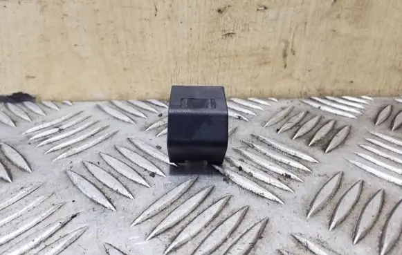 Nissan Qashqai Windshield washer spray nozzle 