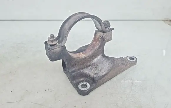 Ford Kuga I Driveshaft support bearing bracket AV613K305FA