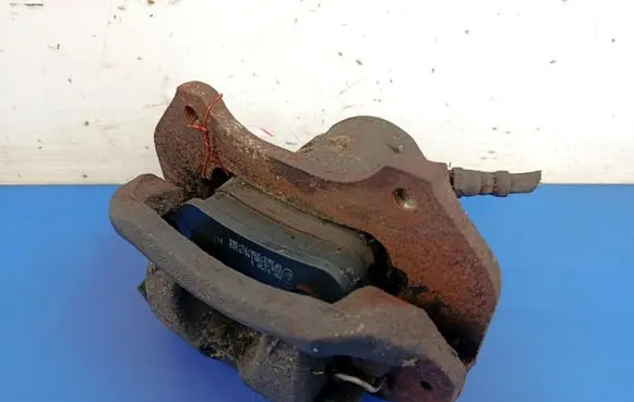 Fiat Uno Front brake caliper
