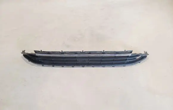 Volkswagen Golf VII Front bumper lower grill 5G0853677L