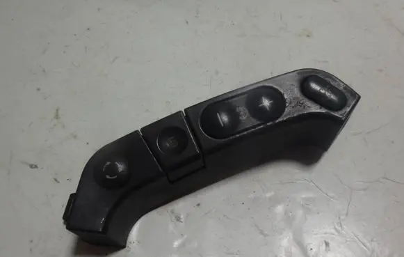 BMW 5 E39 Steering wheel buttons/switches 8380274